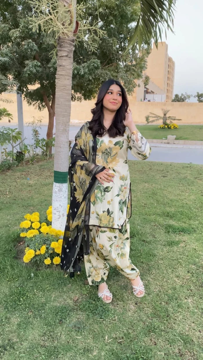 HOORAIN’S PRET PRINTED LACE WORK LAWN - 3 PC STITCHED