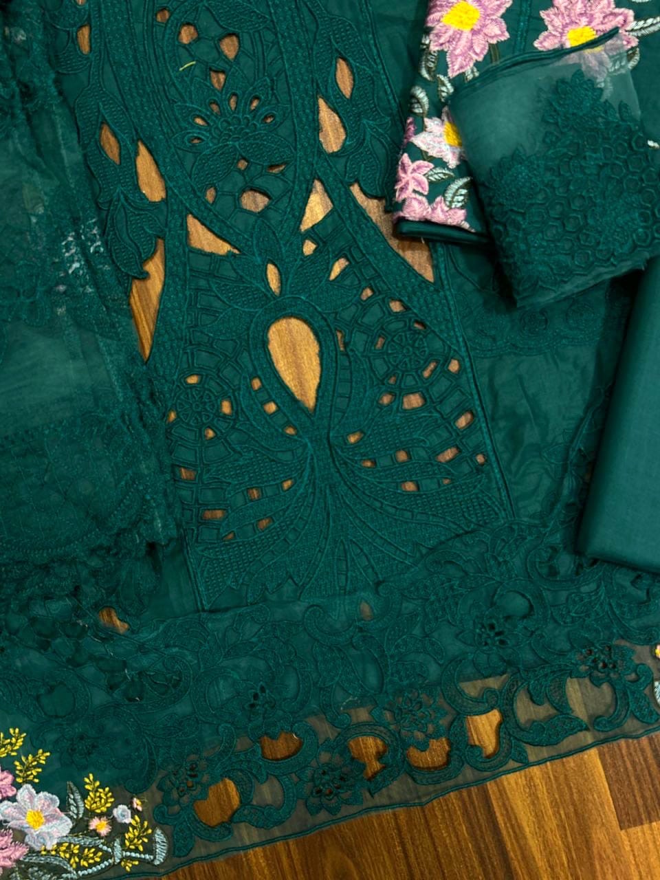 PARISHAY CHIKANKARI EMBROIDERED LAWN - 3 PC UNSTITCHED