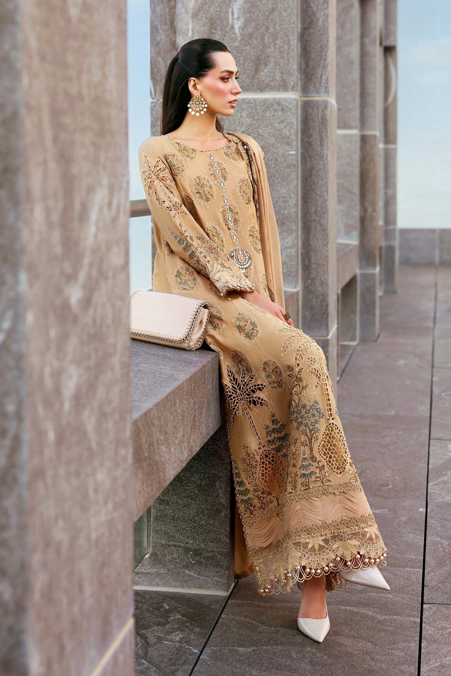 MARIA B PREMIUM EMBROIDERED LAWN - 3 PC UNSTITCHED