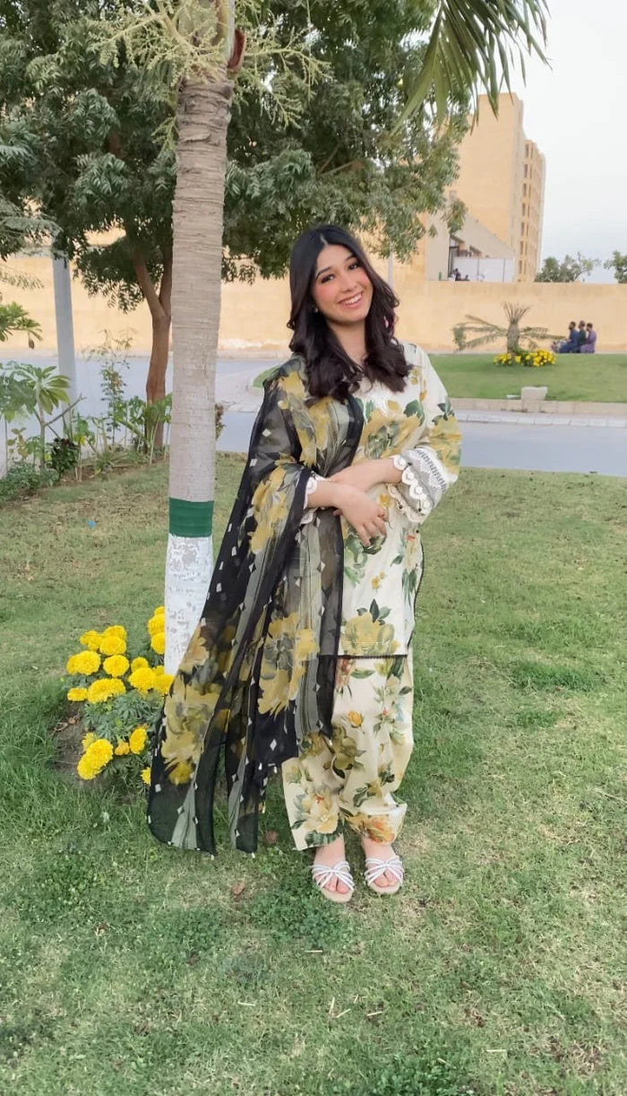HOORAIN’S PRET PRINTED LACE WORK LAWN - 3 PC STITCHED