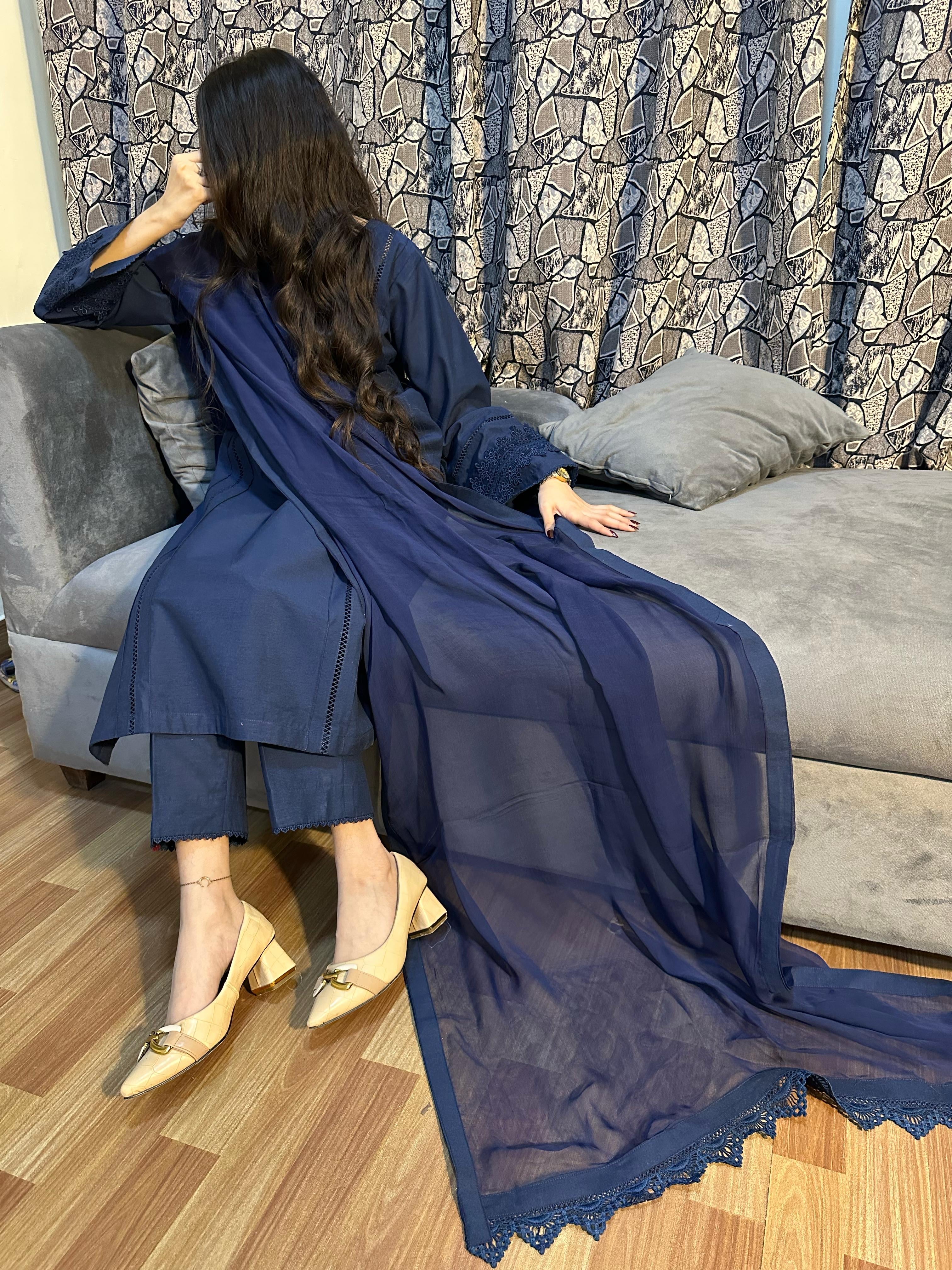 HOORAIN’S PRET LASE WORK LAWN - 3 PC STITCHED