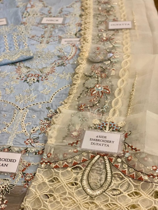 QALAMKAR CHIKANKARI EMBROIDERED LAWN - 3 PC UNSTITCHED