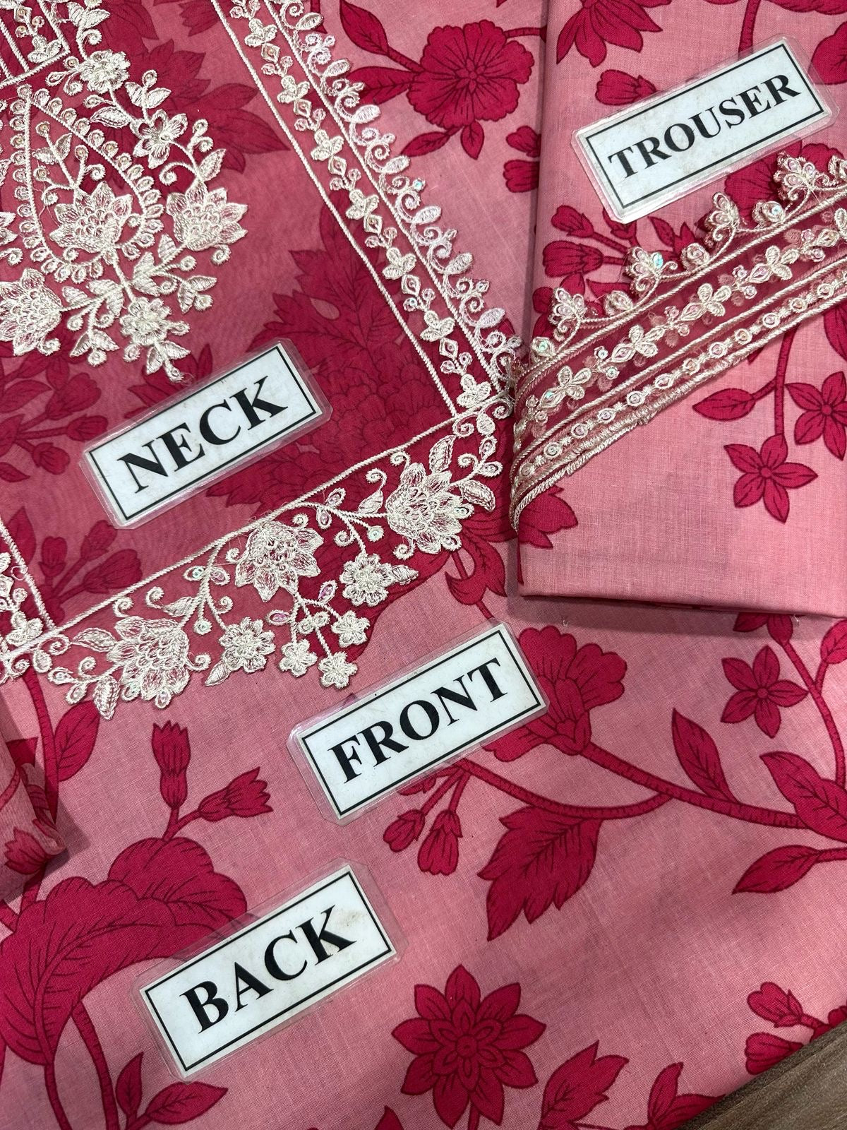 MARIA B DIGITAL PRINTED EMBROIDERED LAWN - 3 PC UNSTITCHED