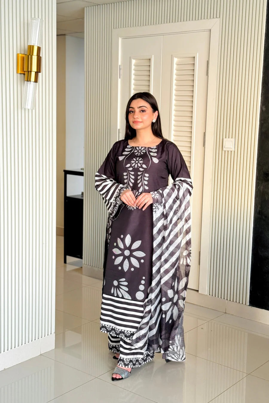 HOORAIN’S PRET PRINTED SLUB LAWN - 3 PC STITCHED