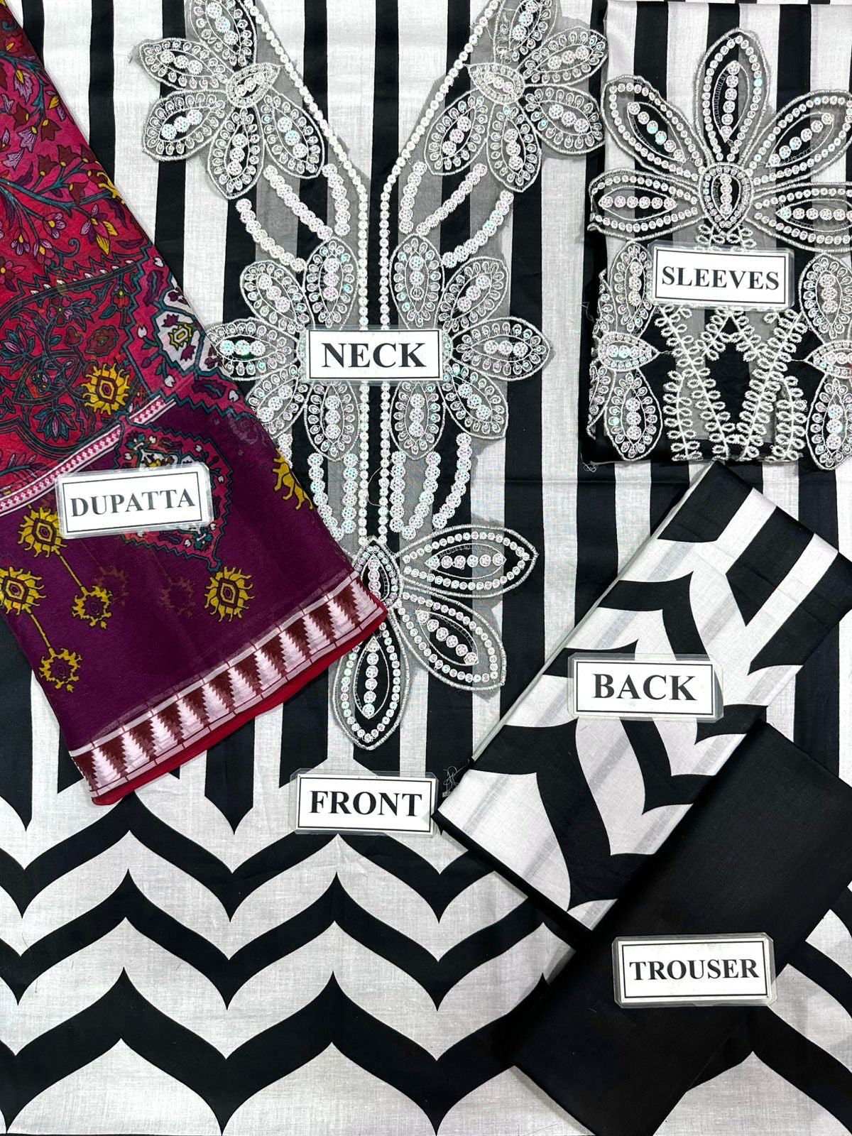 MARIA B EMBROIDERED PRINTED LAWN - 3 PC UNSTITCHED