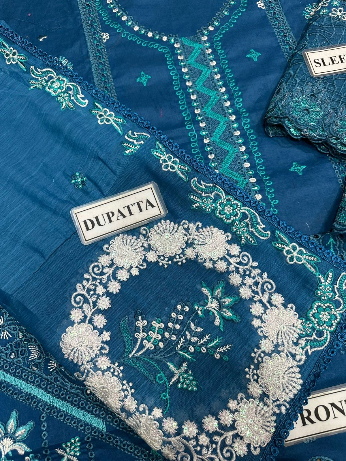 QALAMKAR LUXURY EMBROIDERED CHIKANKARI LAWN - 3 PC UNSTITCHED