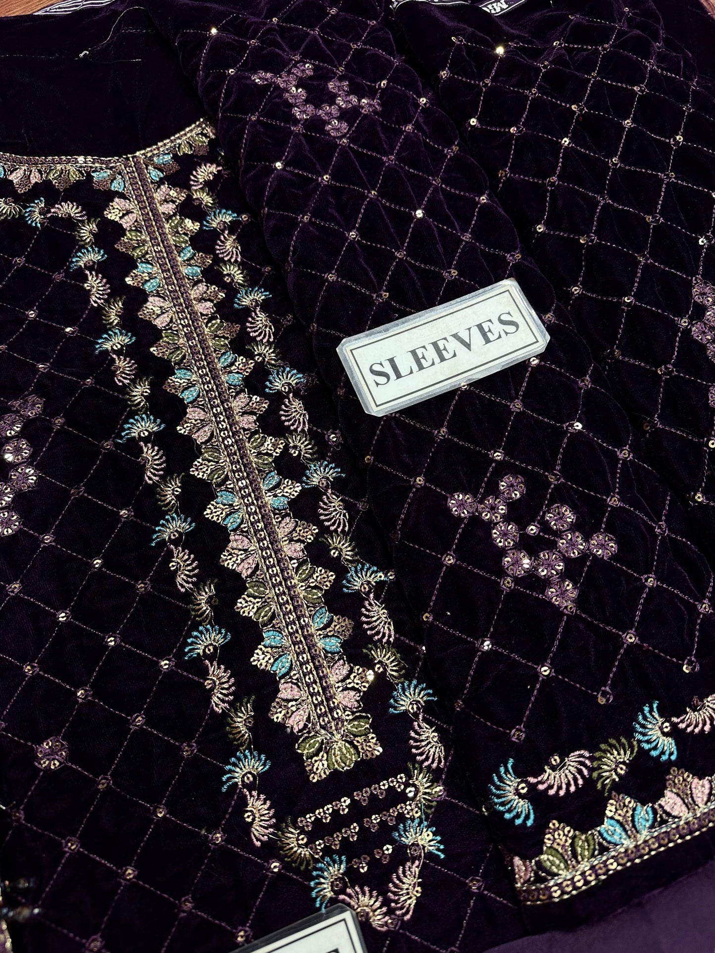 BAROQUE LUXURY EMBROIDERED VELVET - 3 PC UNSTITCHED