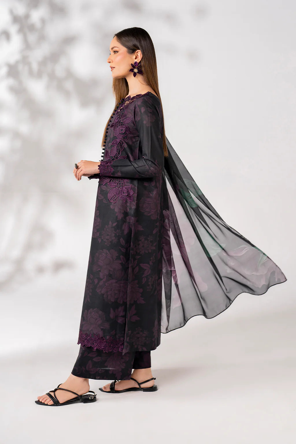 IZNIK DIGITAL PRINTED EMBROIDERED FORMALS LAWN - 3 PC UNSTITCHED
