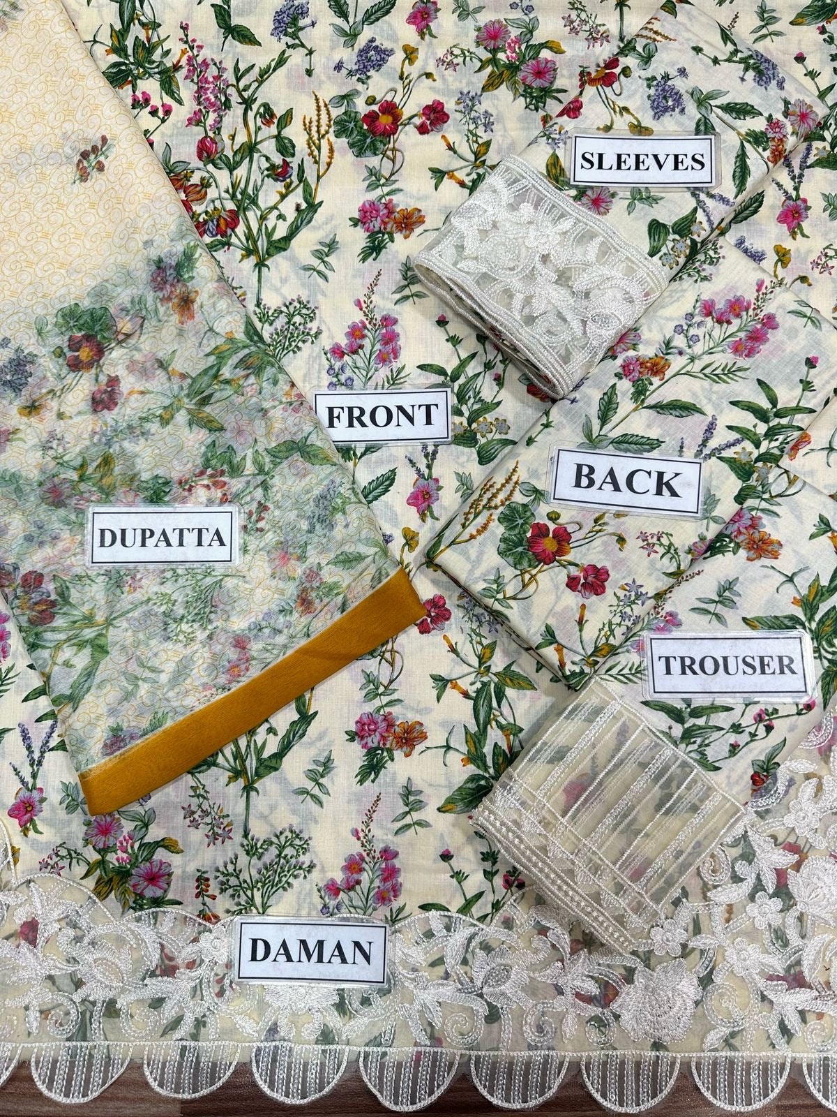 MARIA B FORMALS PRINTED EMBROIDERED LAWN - 3 PC UNSTITCHED