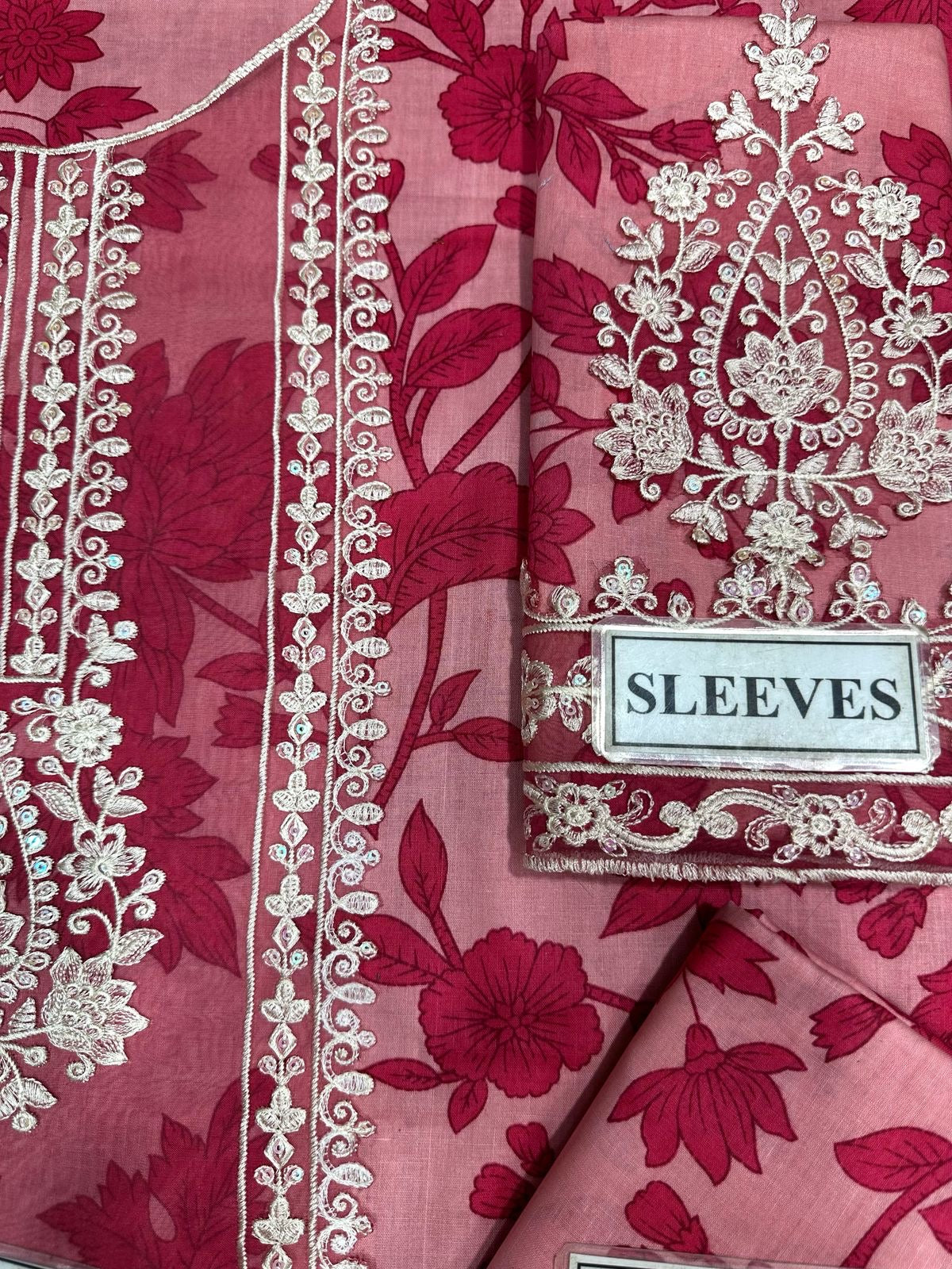 MARIA B DIGITAL PRINTED EMBROIDERED LAWN - 3 PC UNSTITCHED