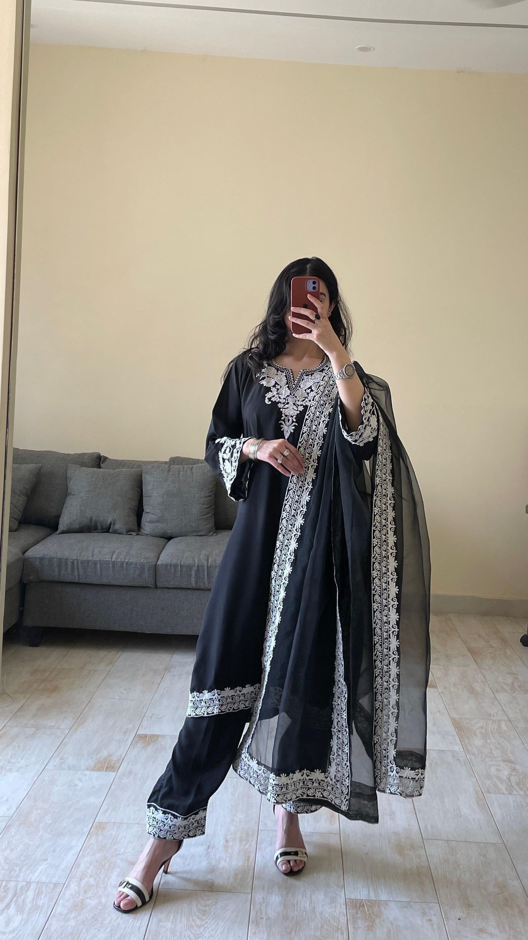 HOORAIN’S PRET EMBROIDERED LAWN - 3 PC STITCHED