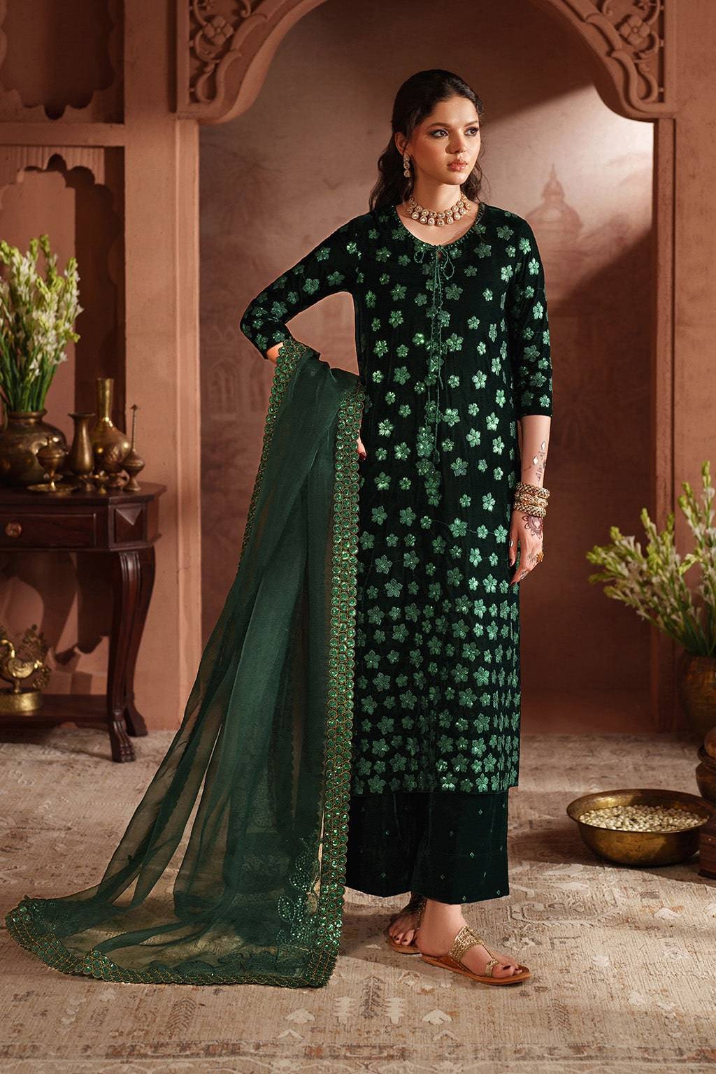 IZNIK LUXURY EMBROIDERED VELVET - 3 PC UNSTITCHED