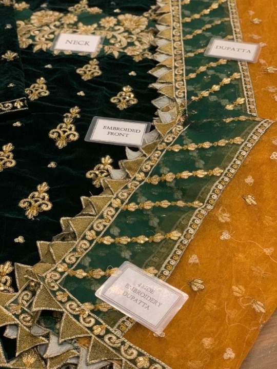 EMAAN ADEEL MAKHMAL 9000 MICRO VELVET EMBROIDERED - 3 PC UNSTITCHED