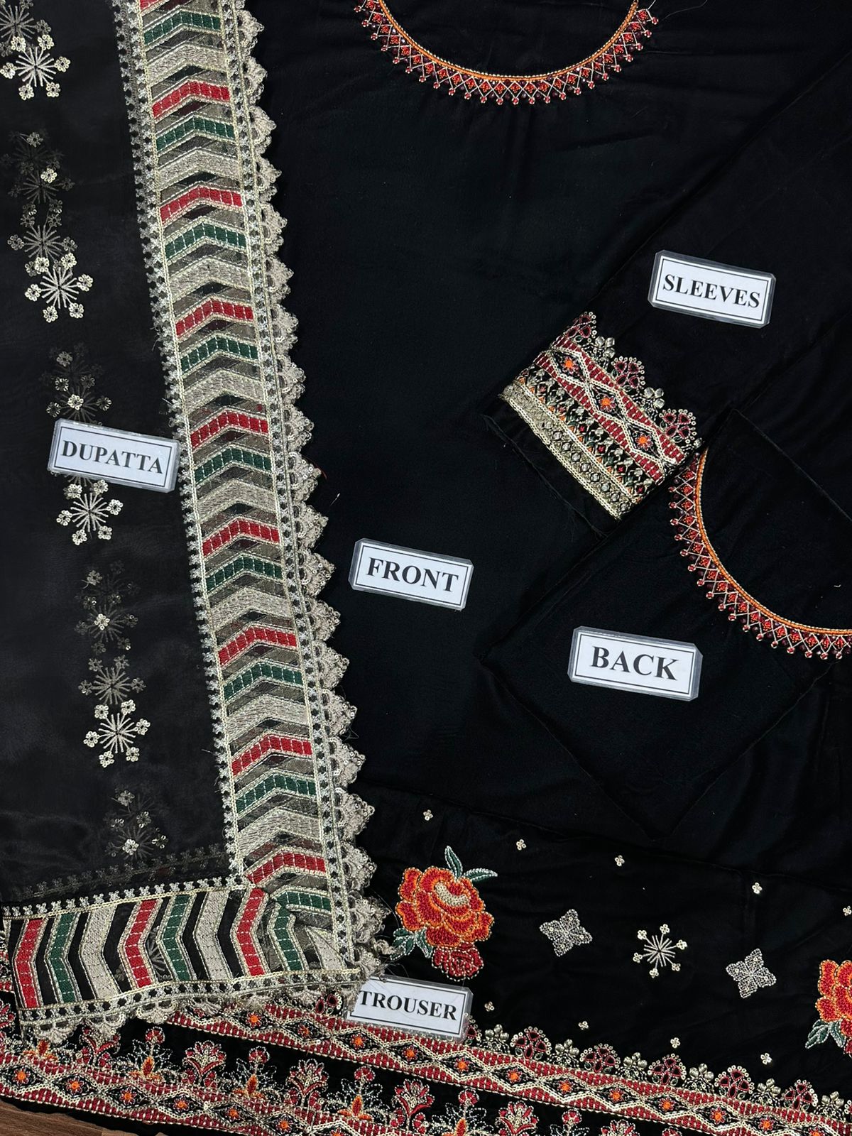 BAROQUE LUXURY EMBROIDERED VELVET - 3 PC UNSTITCHED