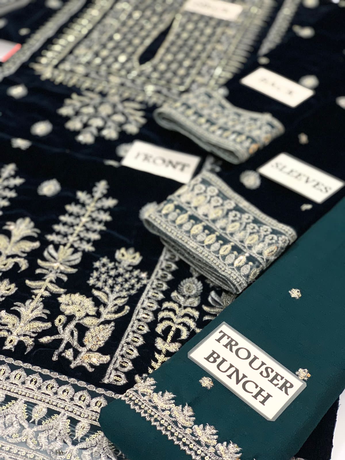 JAZMIN LUXURY EMBROIDERED VELVET - 3 PC UNSTITCHED