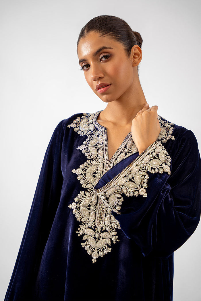 SANIA MASKATIYA LUXURY WEDDING EMBROIDERED VELVET - 3 PC UNSTITCHED