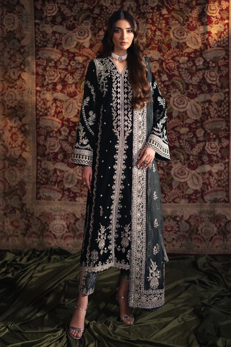 QALAMKAR LUXURY EMBROIDERED VELVET - 3 PC UNSTITCHED