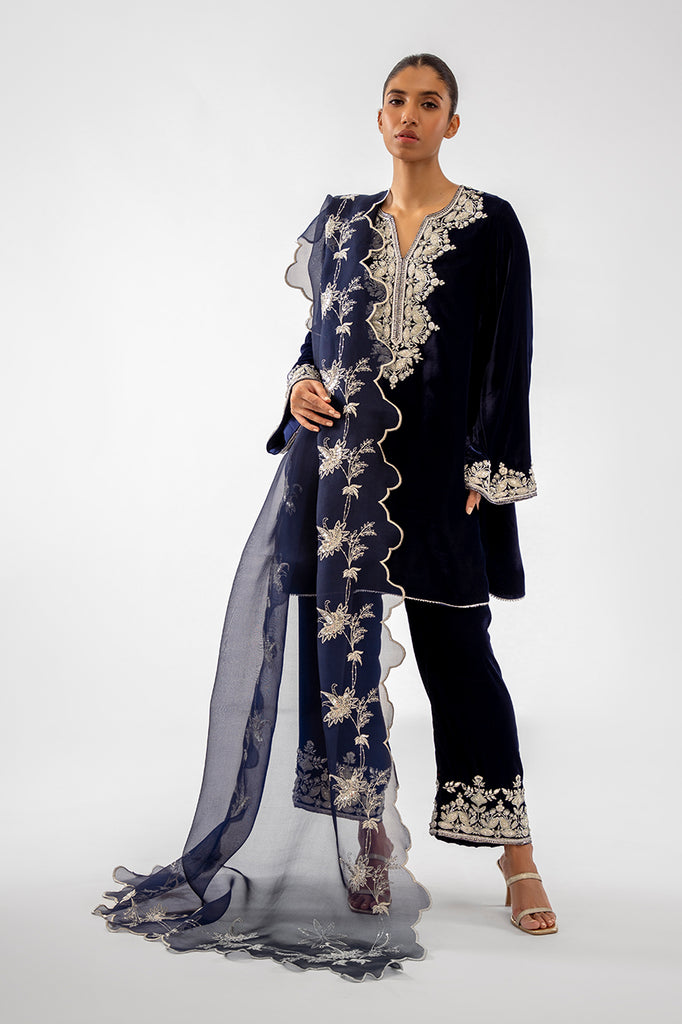 SANIA MASKATIYA LUXURY WEDDING EMBROIDERED VELVET - 3 PC UNSTITCHED