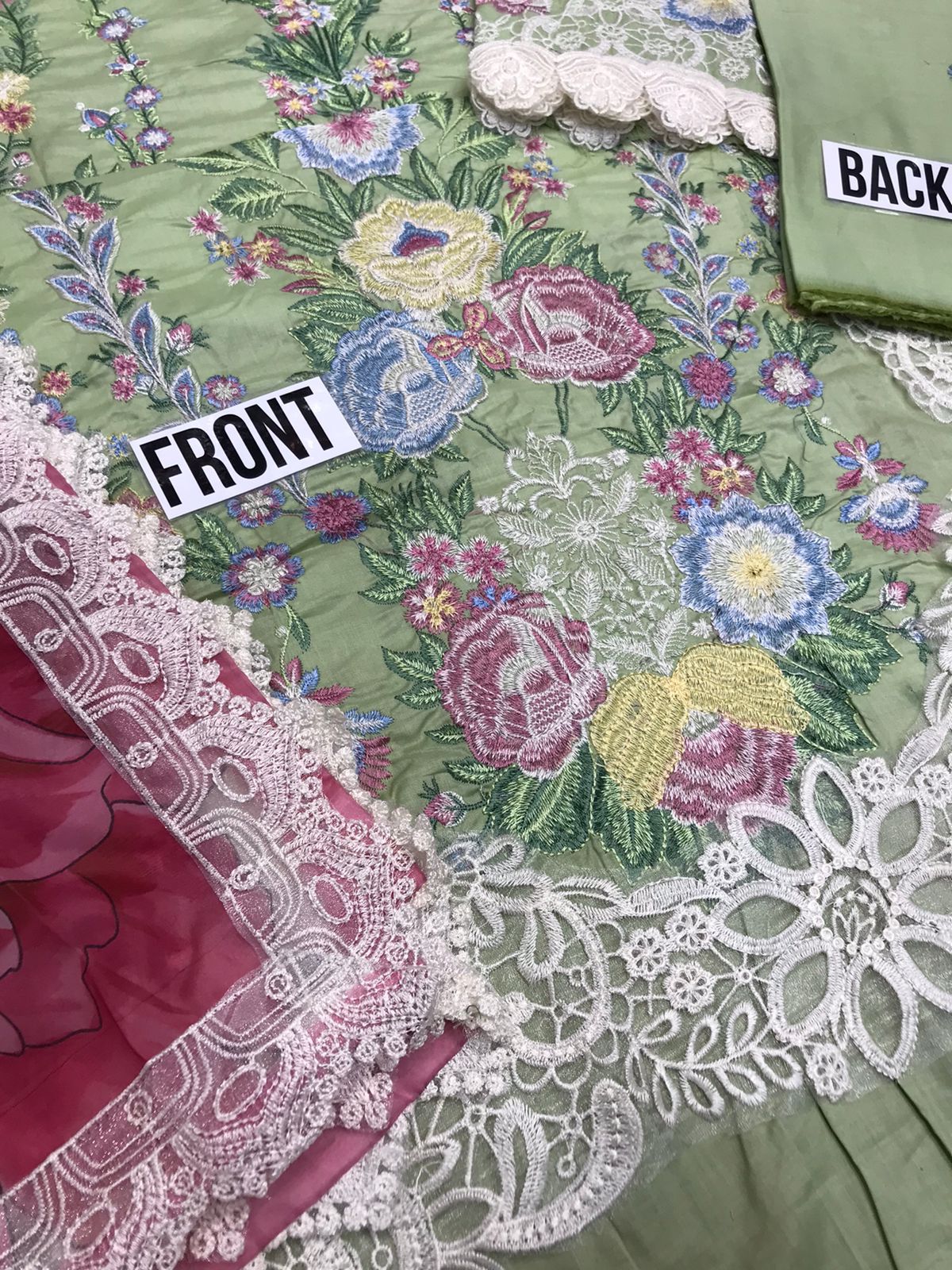 MUSHQ LUXURY EMBROIDERED LAWN - 3 PC UNSTITCHED