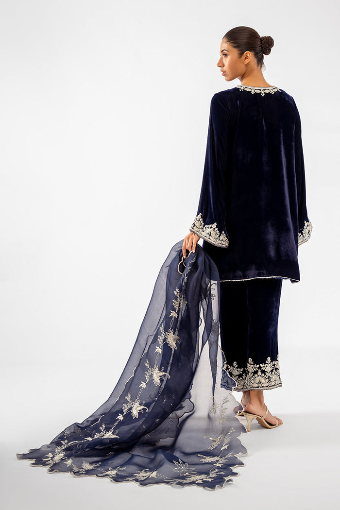 SANIA MASKATIYA LUXURY WEDDING EMBROIDERED VELVET - 3 PC UNSTITCHED