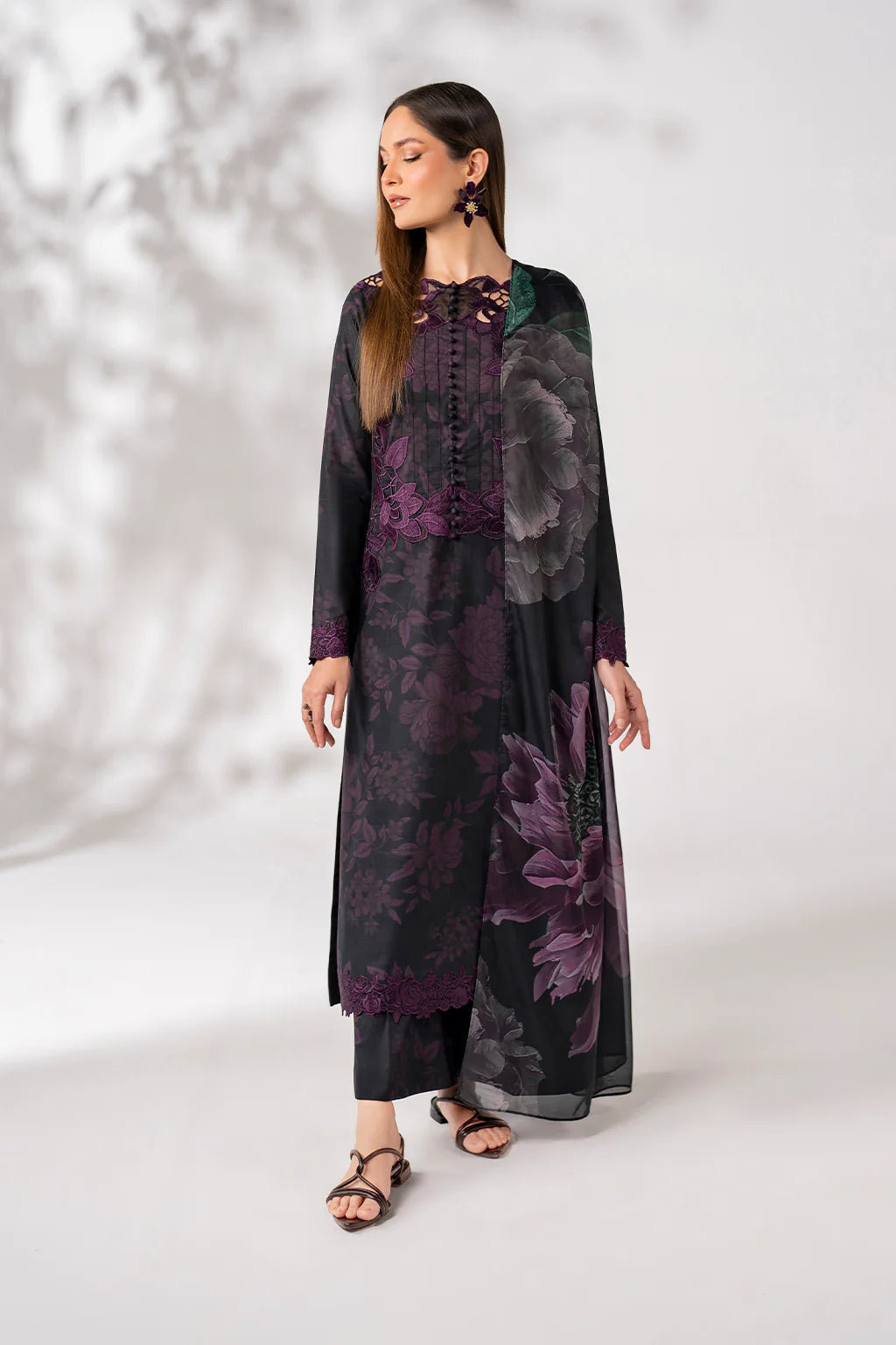 IZNIK DIGITAL PRINTED EMBROIDERED FORMALS LAWN - 3 PC UNSTITCHED