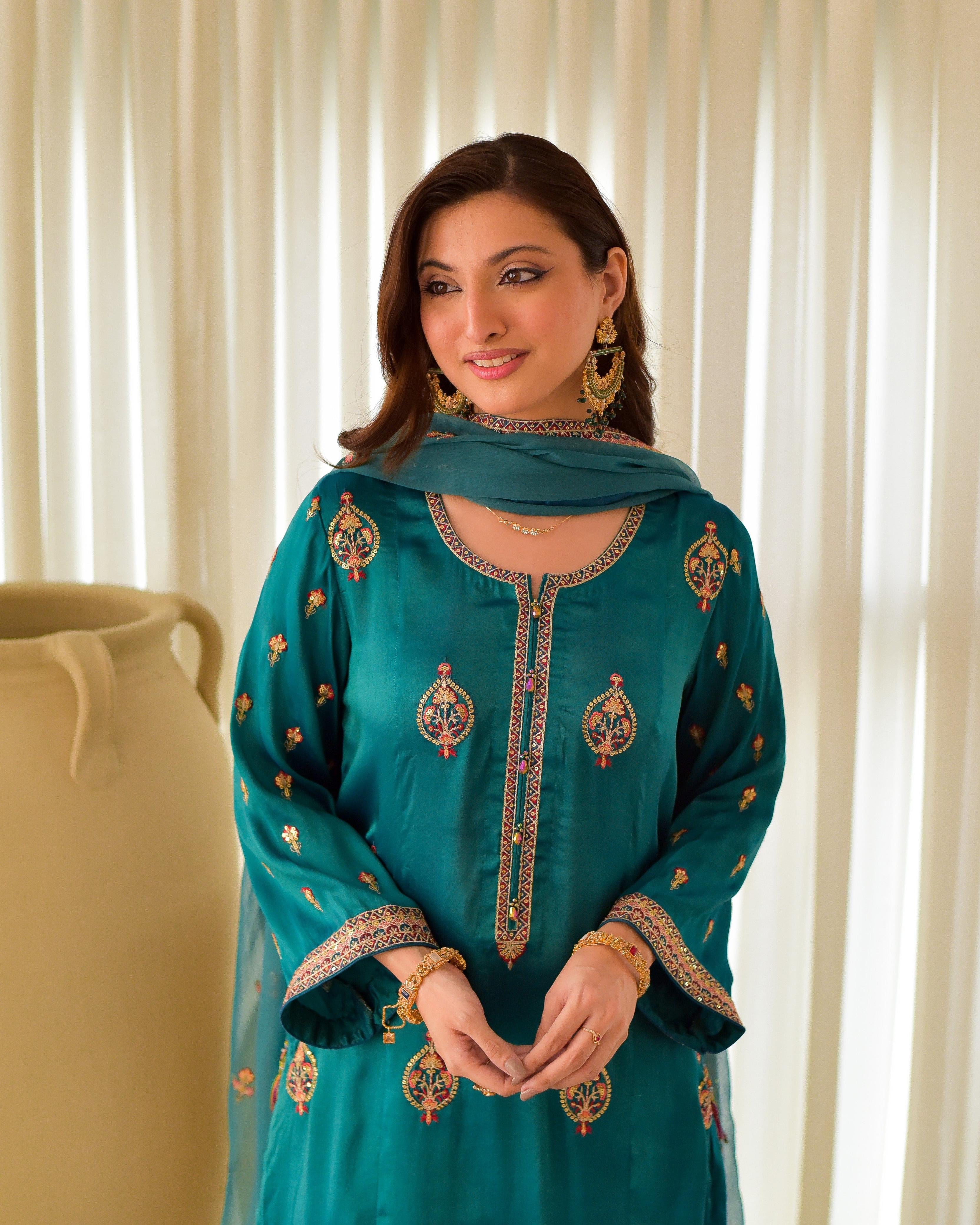 3 PC EMBROIDERED SHEESHA SILK (AYRA) - STITCHED