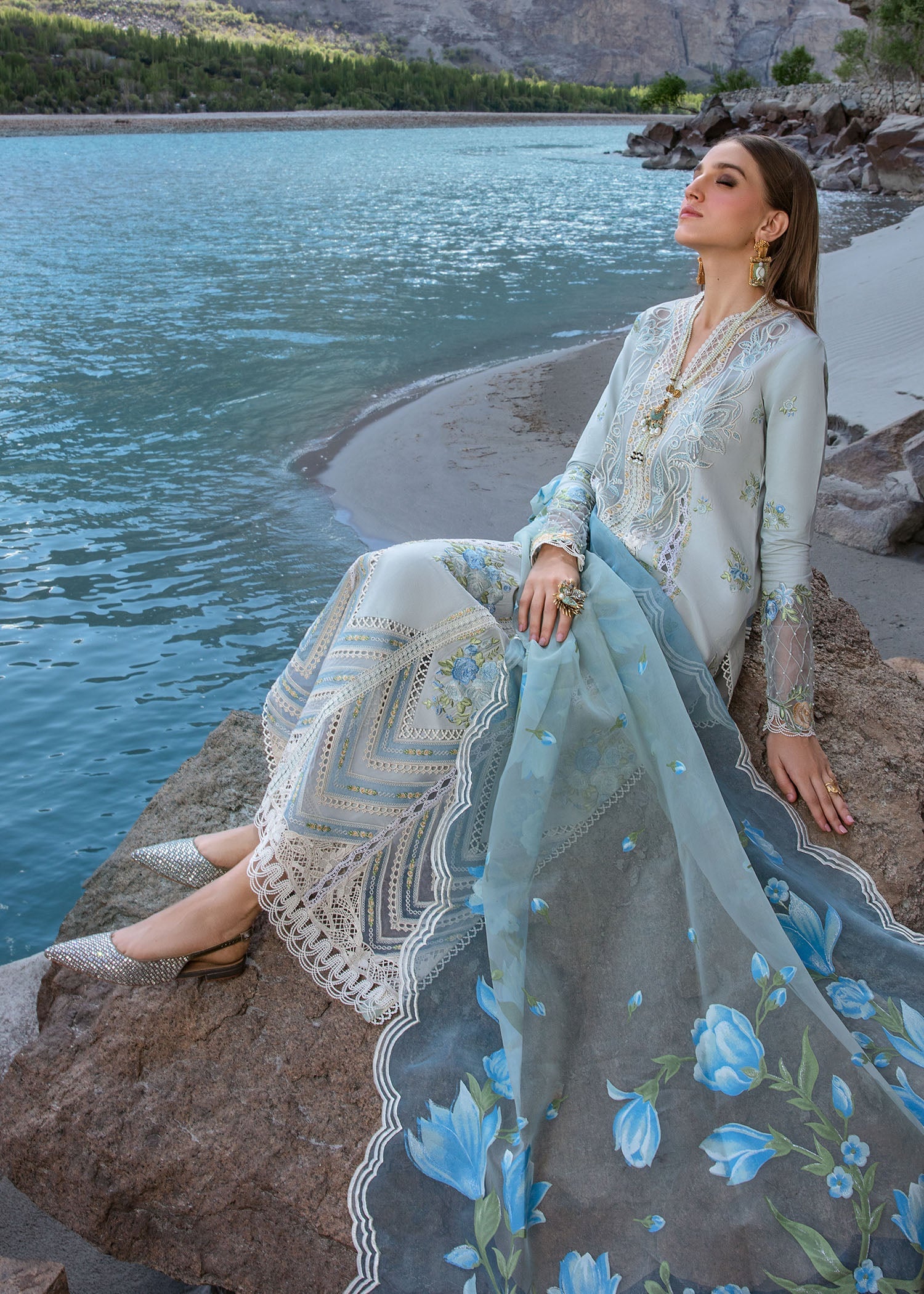 CRIMSON LUXURY EMBROIDERED LAWN - 3 PC UNSTITCHED