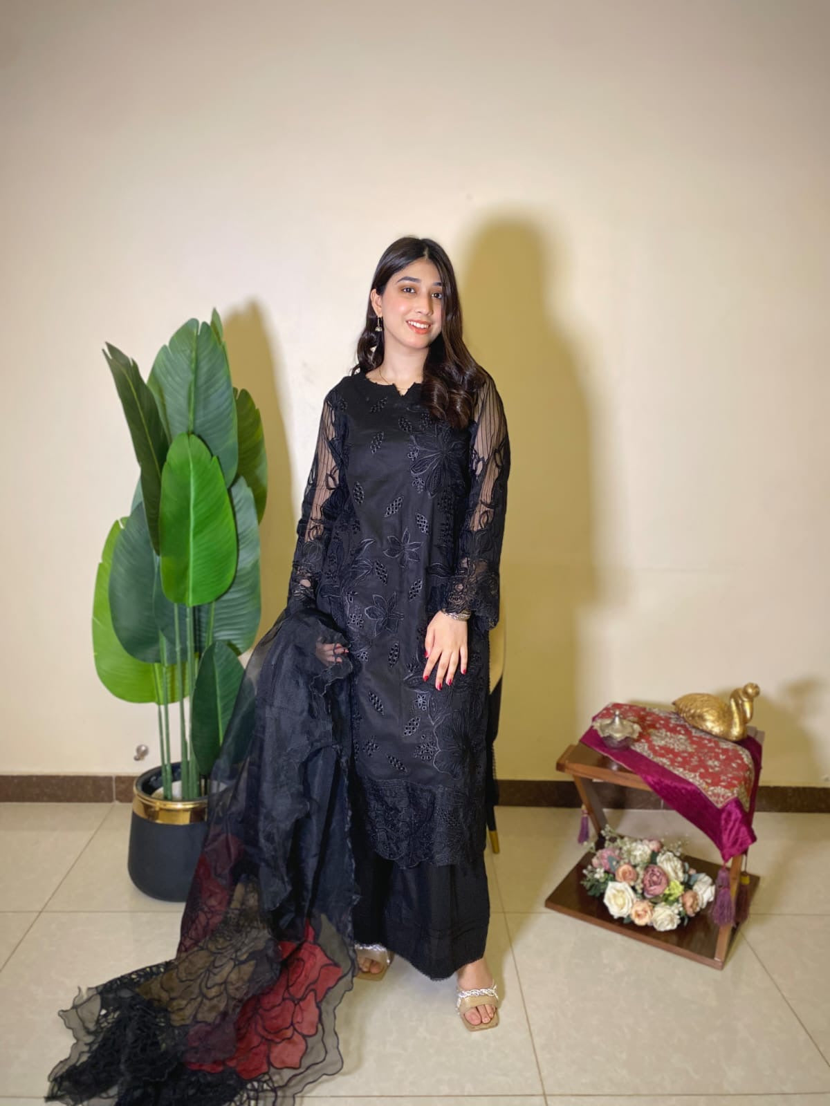 RANG RASIYA EMBROIDERED LAWN - 3 PC STITCHED
