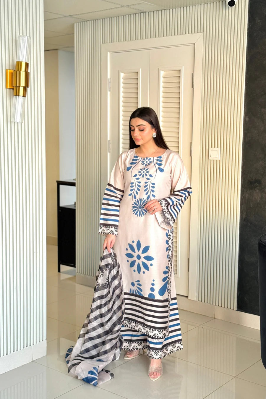 HOORAIN’S PRET PRINTED SLUB LAWN - 3 PC STITCHED