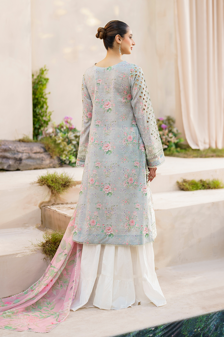 IZNIK DIGITAL PRINTED EMBROIDERED CHIKANKARI LAWN - 3 PC UNSTITCHED