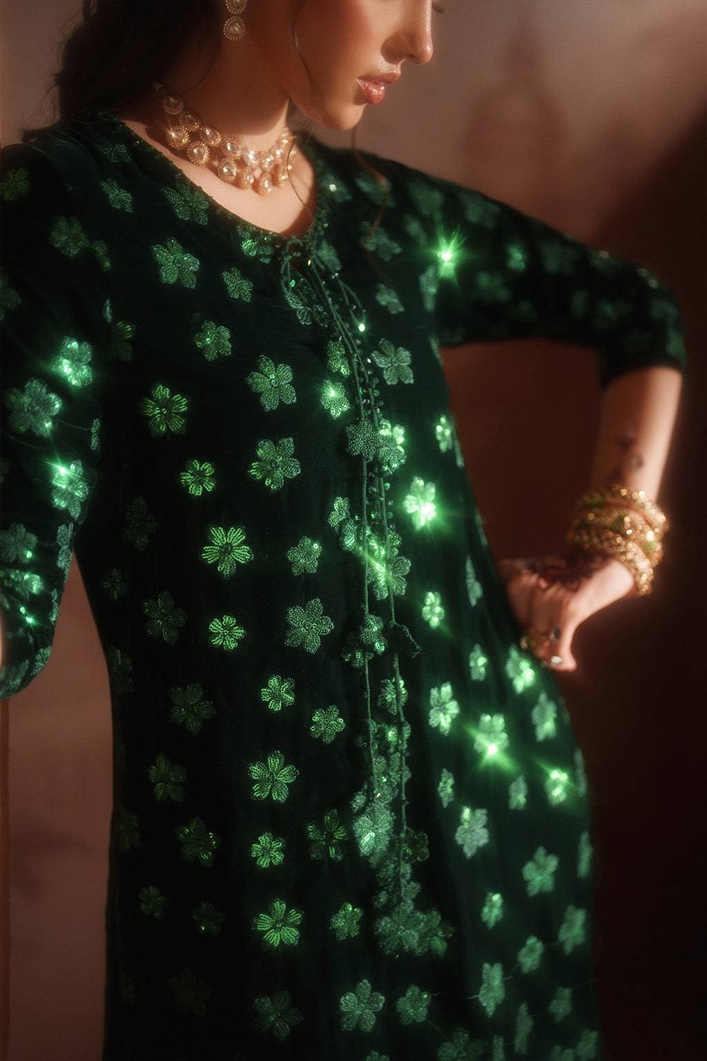 IZNIK LUXURY EMBROIDERED VELVET - 3 PC UNSTITCHED