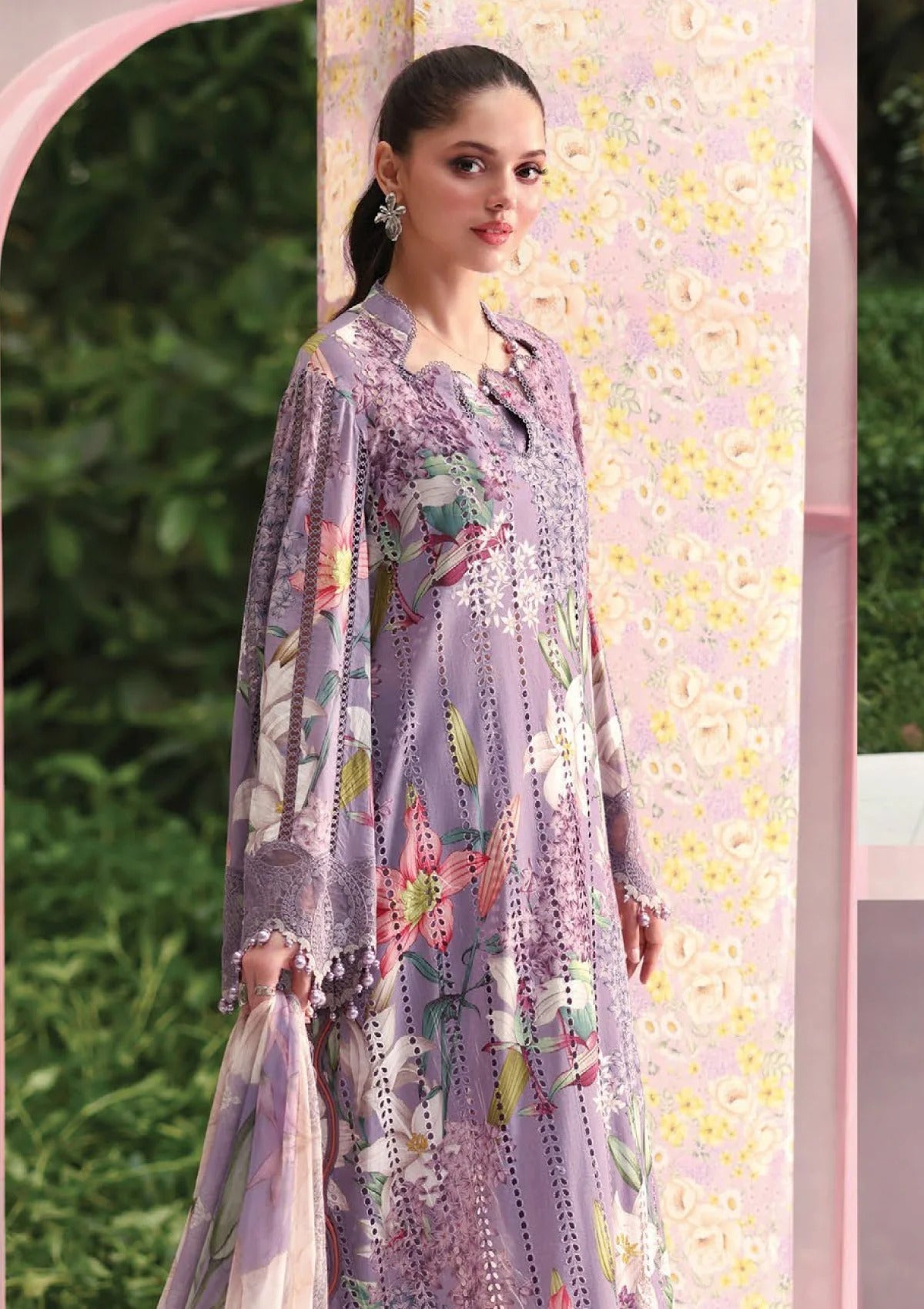 MARIA B DIGITAL PRINTED EMBROIDERED LAWN - 3 PC UNSTITCHED