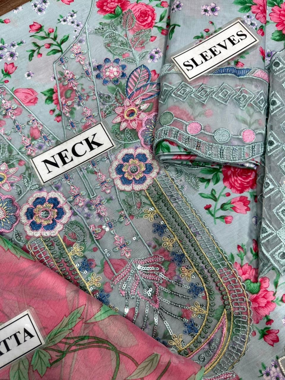 IZNIK DIGITAL PRINTED EMBROIDERED CHIKANKARI LAWN - 3 PC UNSTITCHED