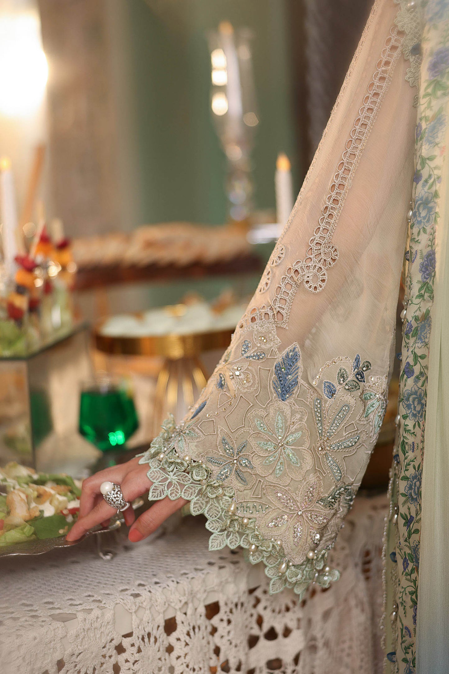 MARIA B LUXURY WEDDING CHIFFON EMBROIDERED - 3 PC UNSTITCHED