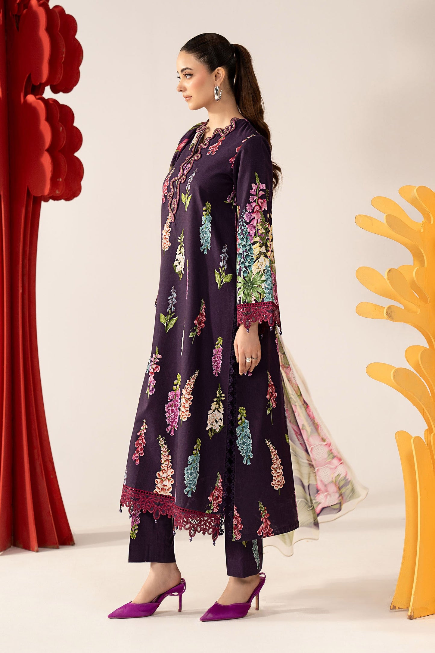 MARIA B DIGITAL PRINTED EMBROIDERED LAWN - 3 PC UNSTITCHED
