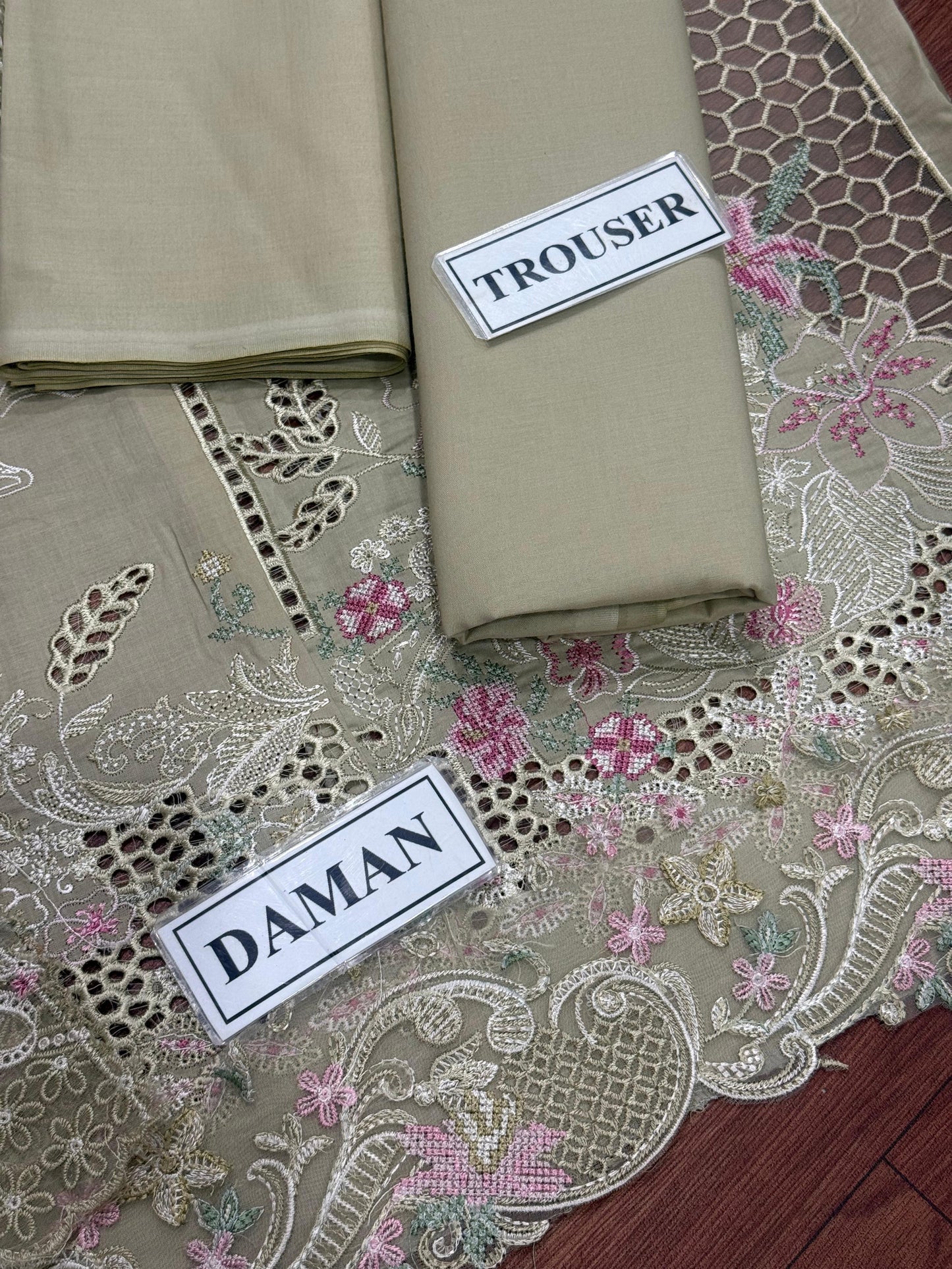 QALAMKAR SAHIL EMBROIDERED LAWN - 3 PC UNSTITCHED