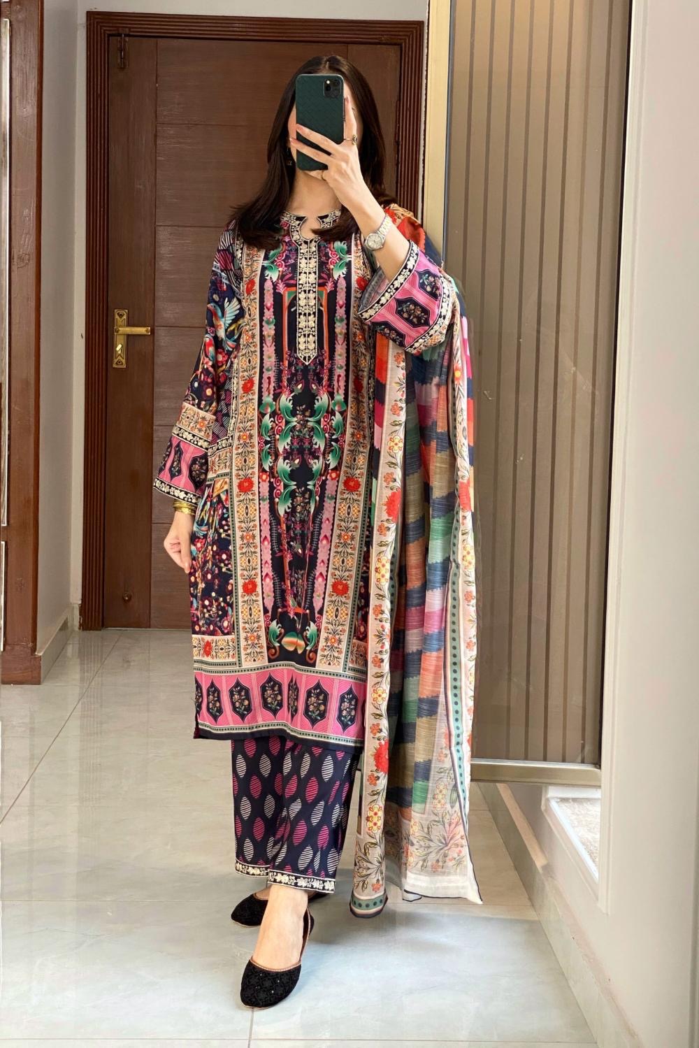 HOORAIN’S PRET DIGITAL PRINTED LAWN - 3 PC STITCHED
