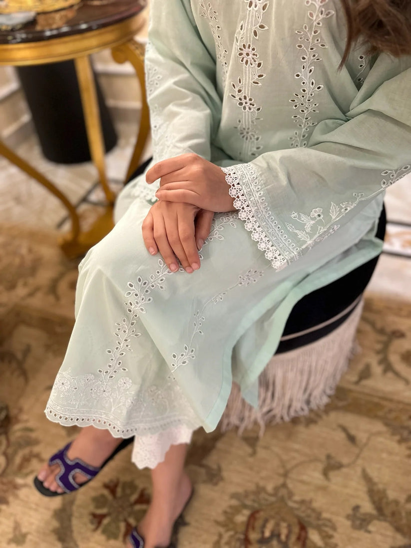 NAARJ LUXURY LAWN EMBROIDERED SCHIFFLI KURTA - 3 PC UNSTITCHED