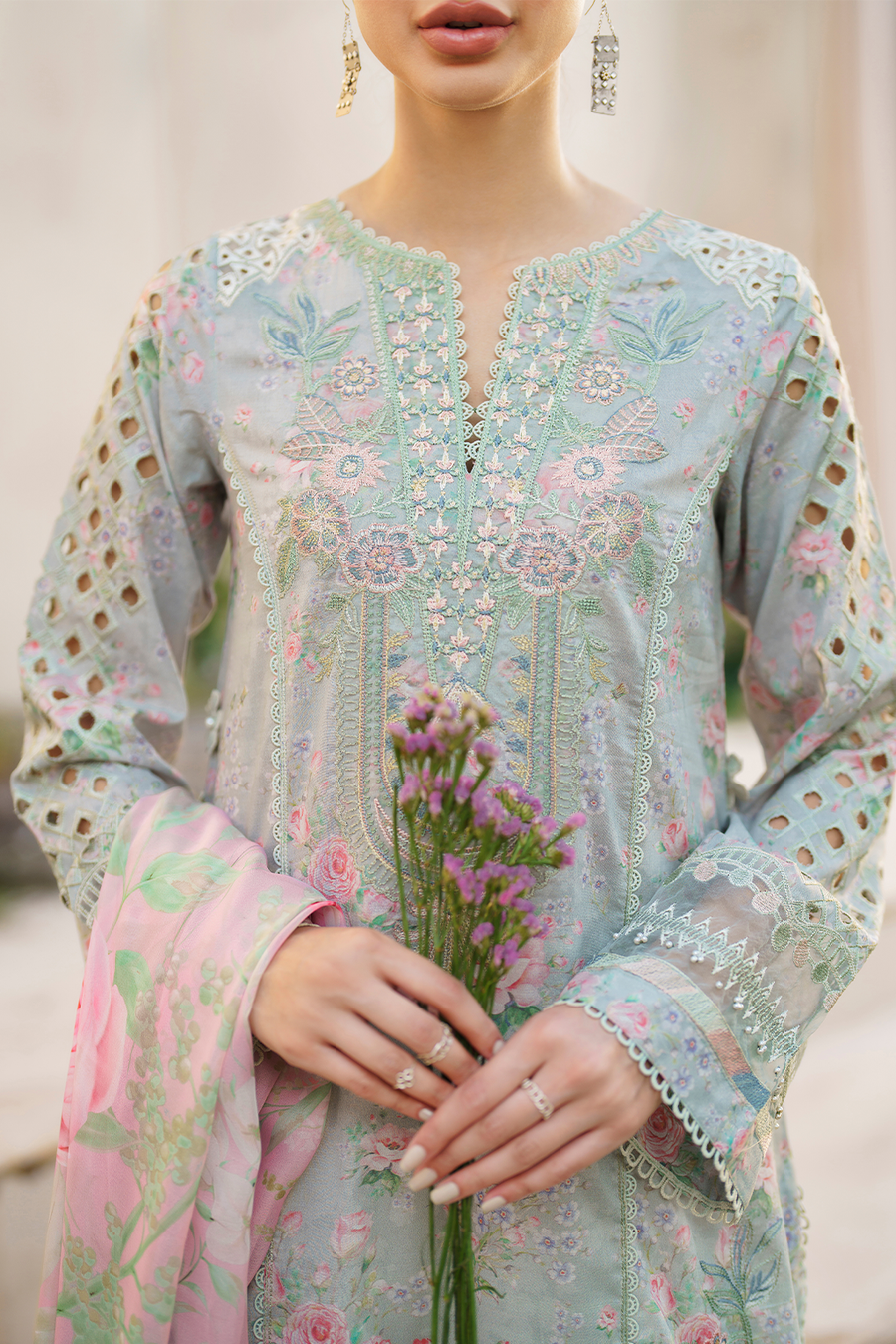 IZNIK DIGITAL PRINTED EMBROIDERED CHIKANKARI LAWN - 3 PC UNSTITCHED