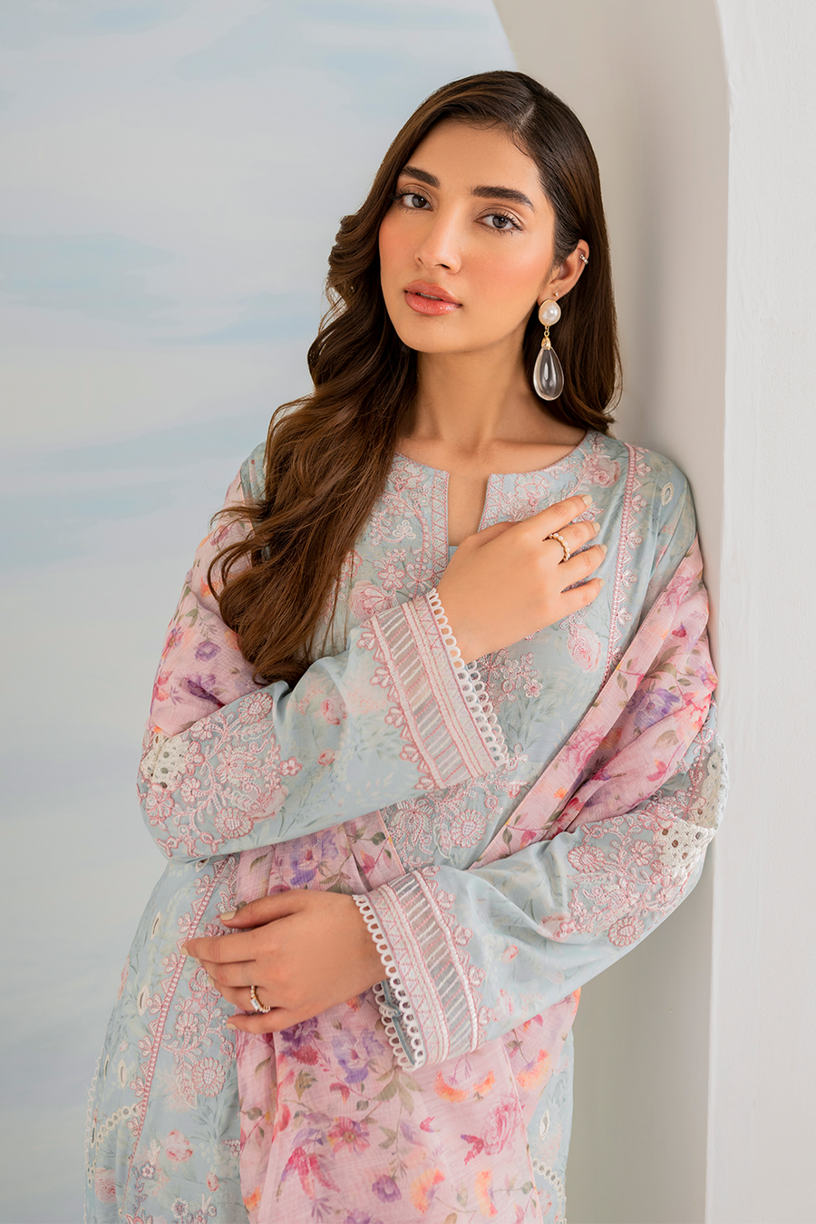 IZNIK GUZEL FORMALS EMBROIDERED PRINTED LAWN - 3 PC UNSTITCHED