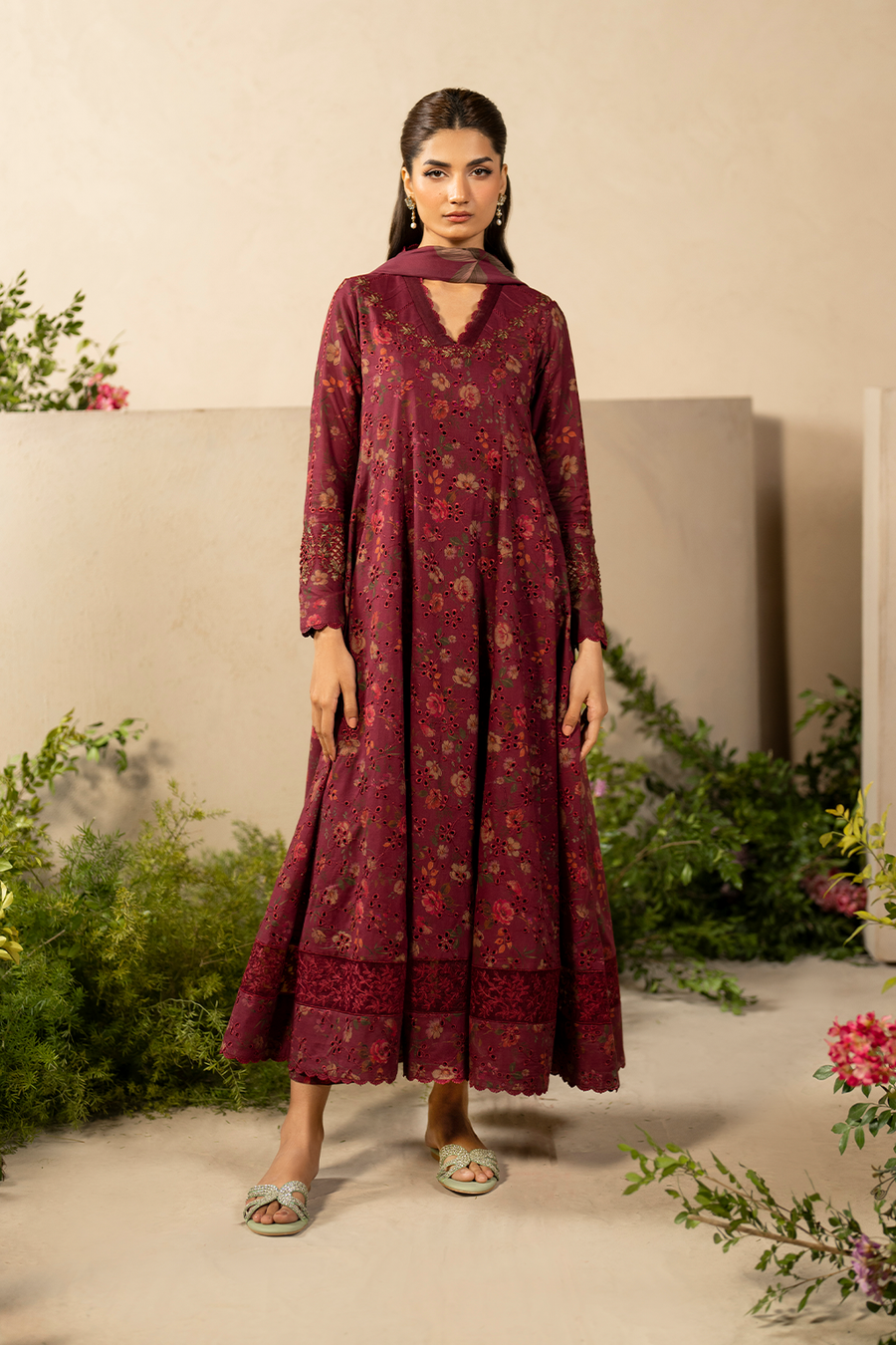 IZNIK CHIKANKARI EMBROIDERED LAWN - 3 PC UNSTITCHED