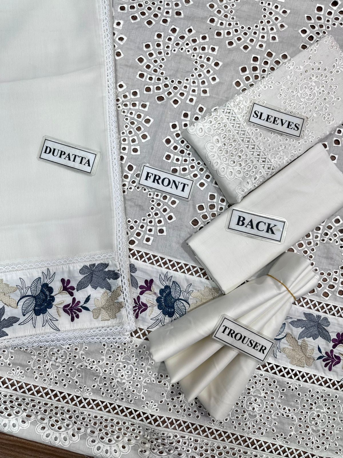 SABEEN ABBAS CHIKANKARI EMBROIDERED LAWN - 3 PC UNSTITCHED