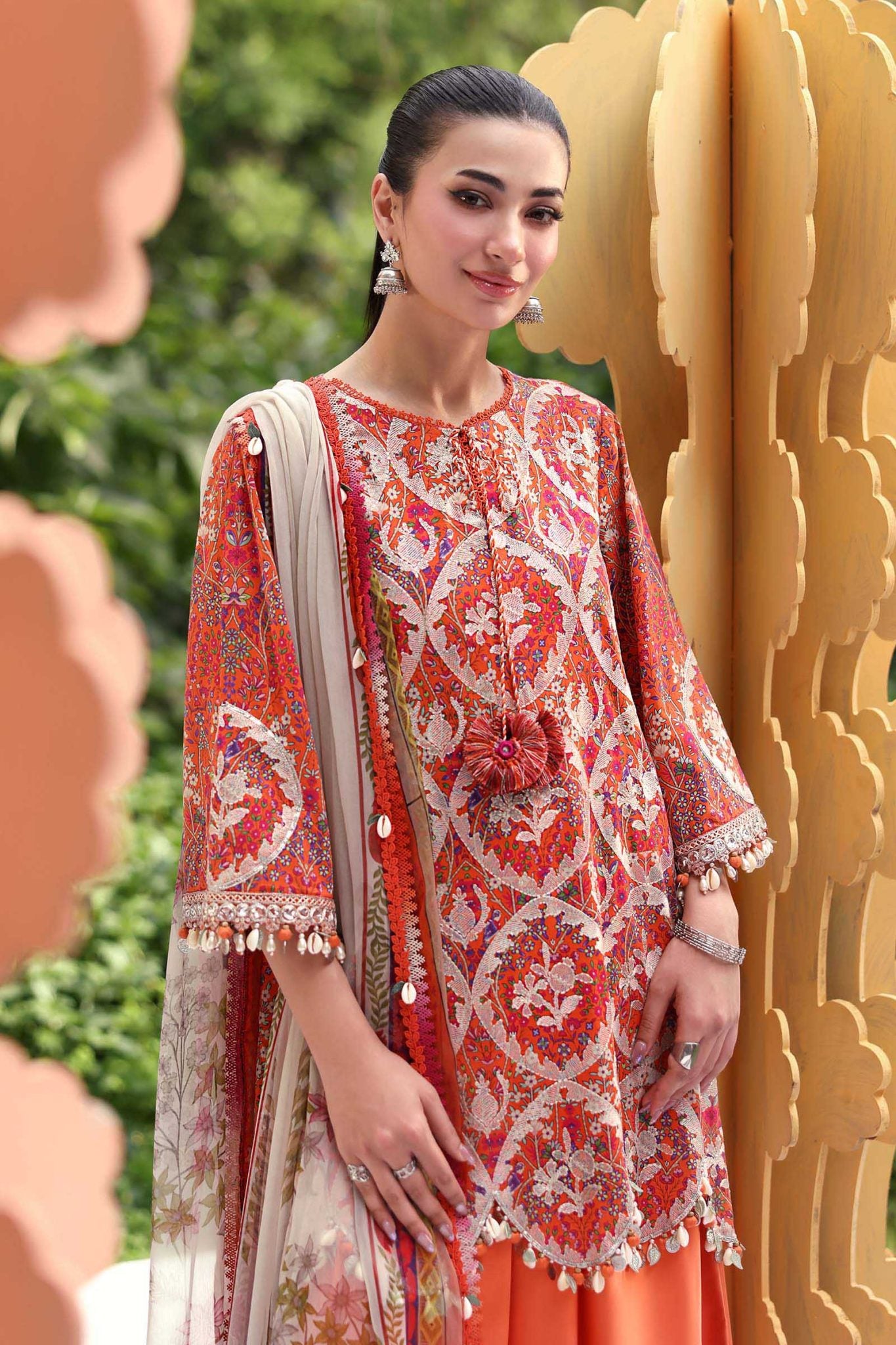 MARIA B LUXURY EMBROIDERED LAWN - 3 PC UNSTITCHED