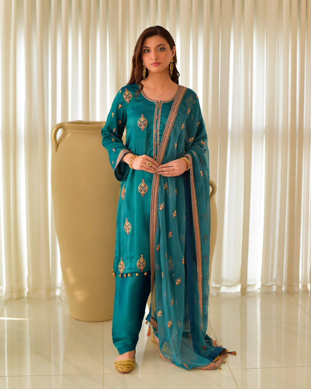 3 PC EMBROIDERED SHEESHA SILK (AYRA) - STITCHED