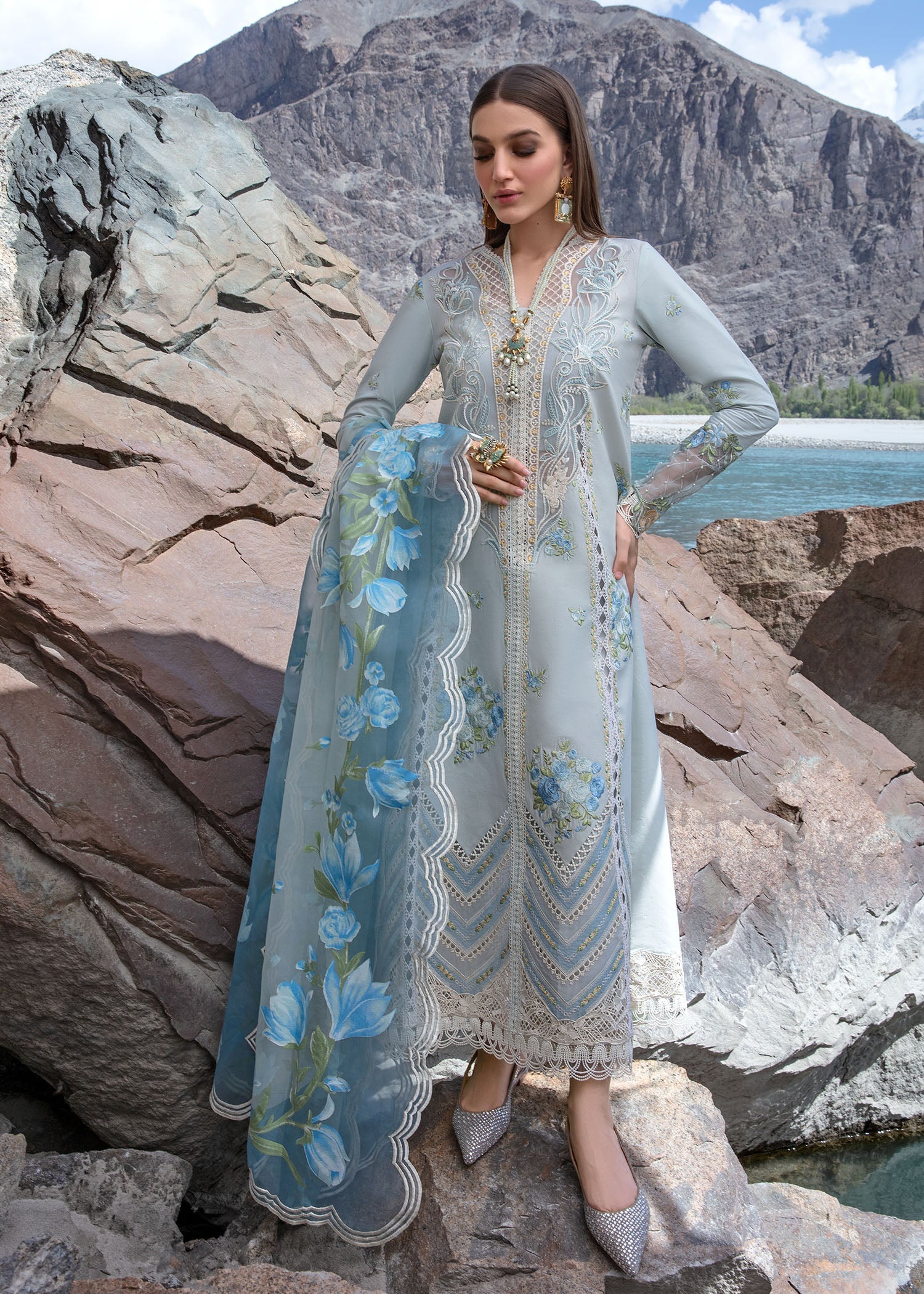 CRIMSON LUXURY EMBROIDERED LAWN - 3 PC UNSTITCHED