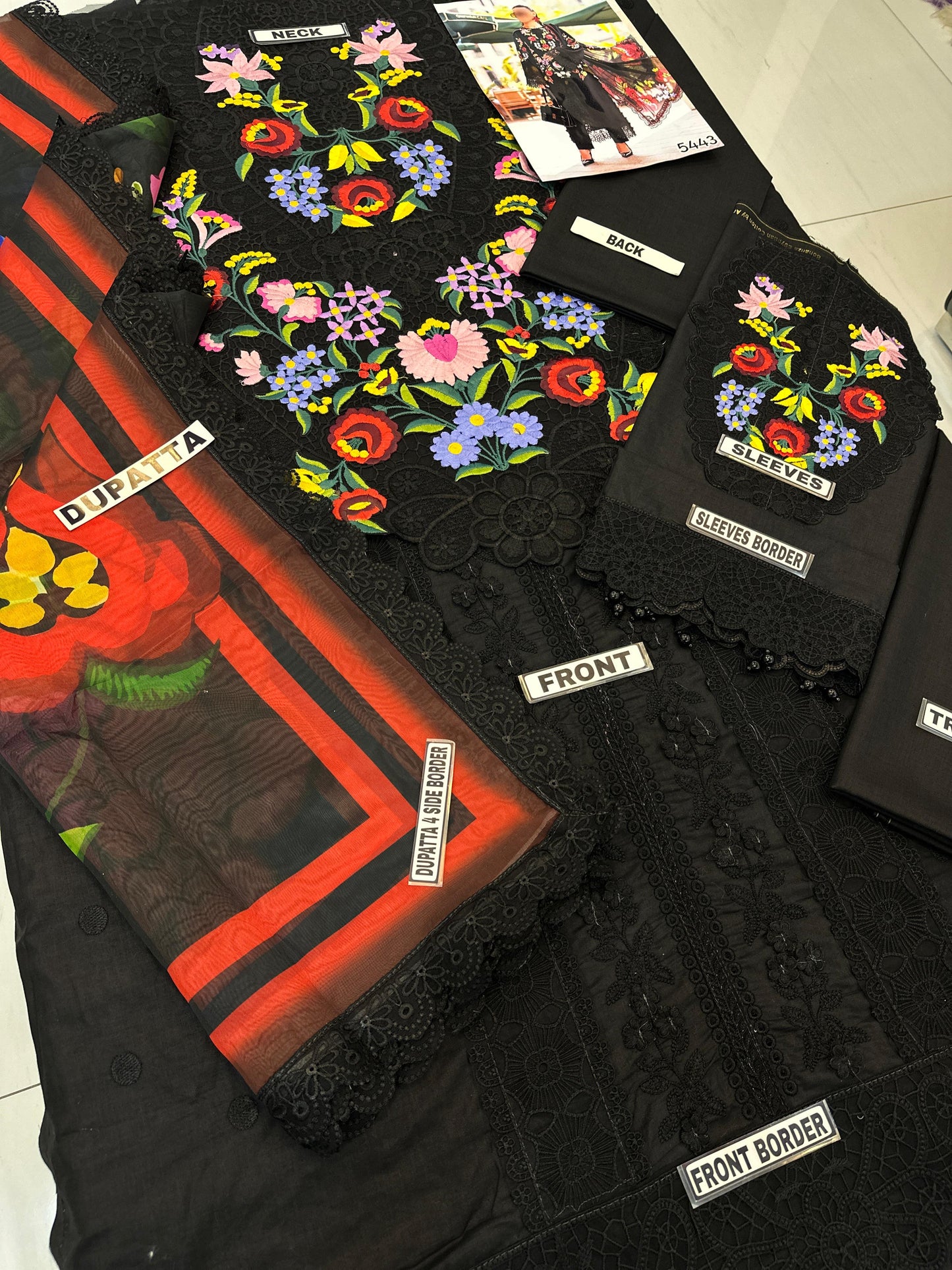 MARIA B LUXURY EMBROIDERED LAWN - 3 PC UNSTITCHED