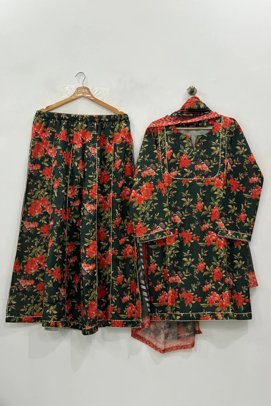HOORAIN’S PRET DIGITAL PRINTED LAWN - 3 PC STITCHED