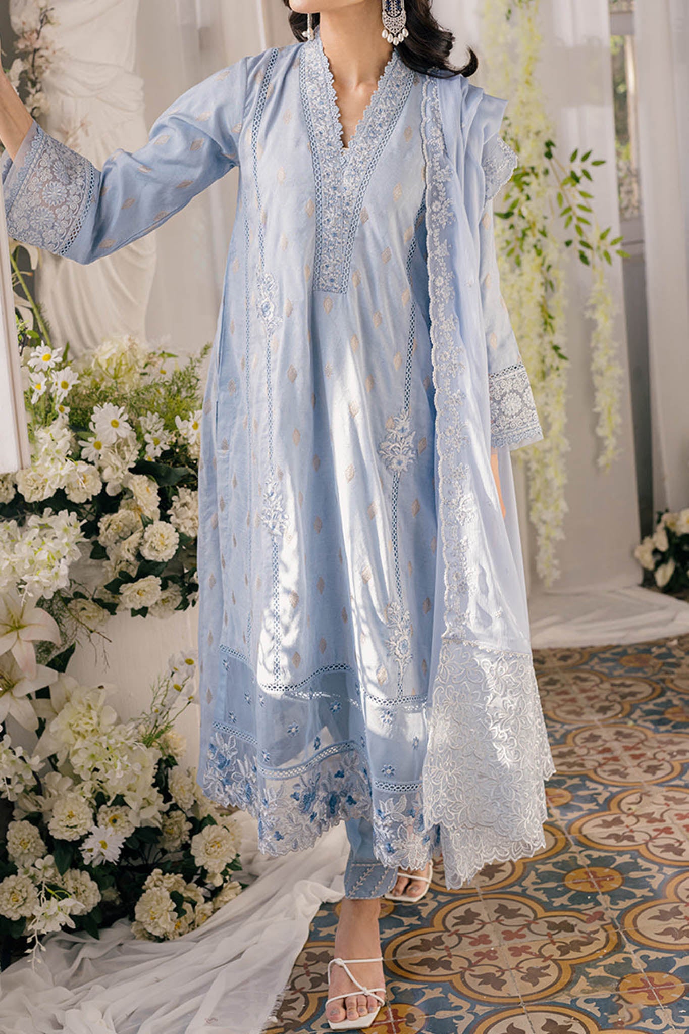 AZURE BAREEZE LAWN EMBROIDERED - 3 PC UNSTITCHED