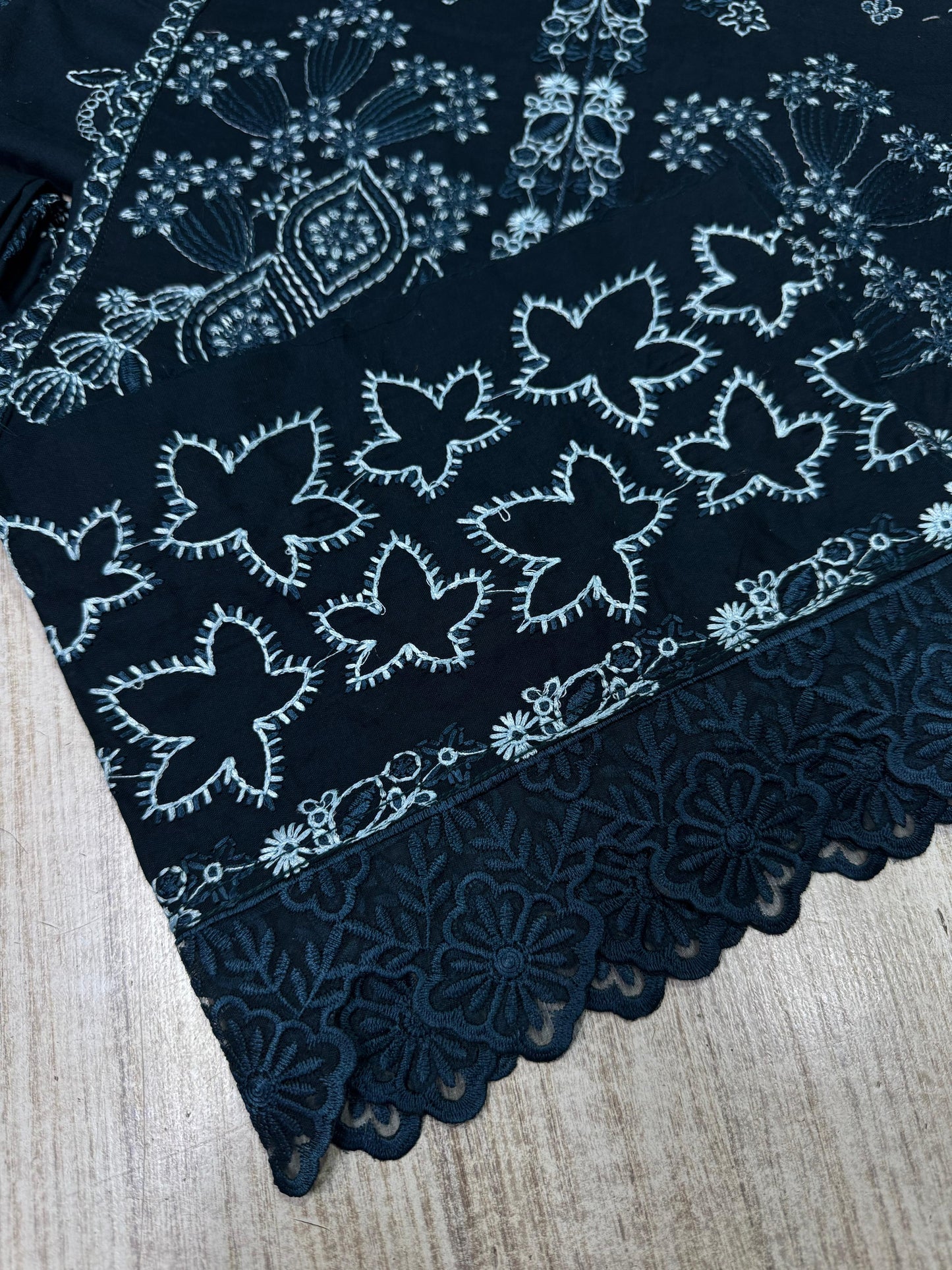 AFROZEH LUXURY EMBROIDERED LAWN - 3 PC UNSTITCHED