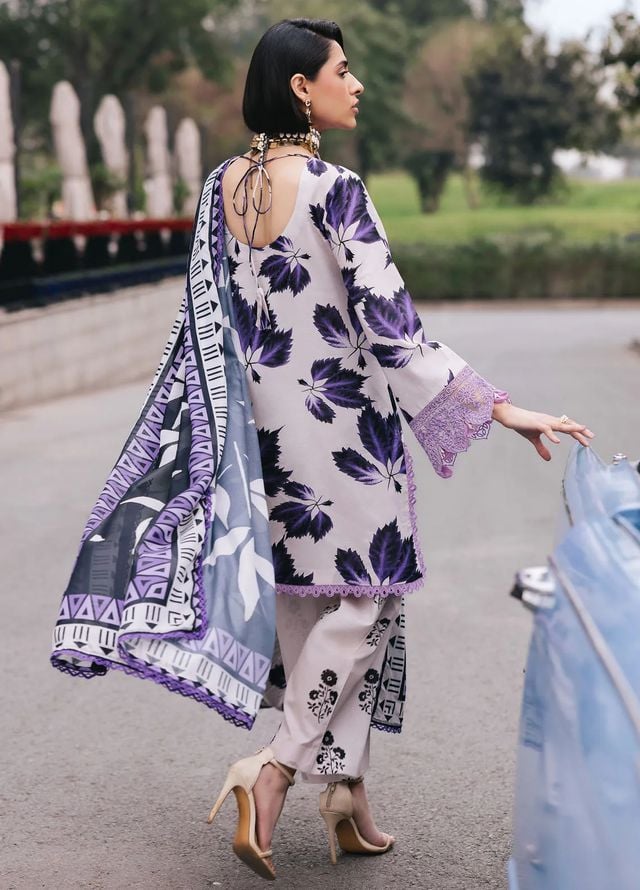 MAHNUR PRINTED EMBROIDERED LAWN - 3 PC UNSTITCHED